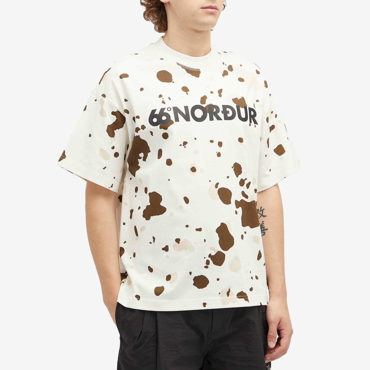 66° North Men's Hringbraut T-Shirt in Eggshell Print
