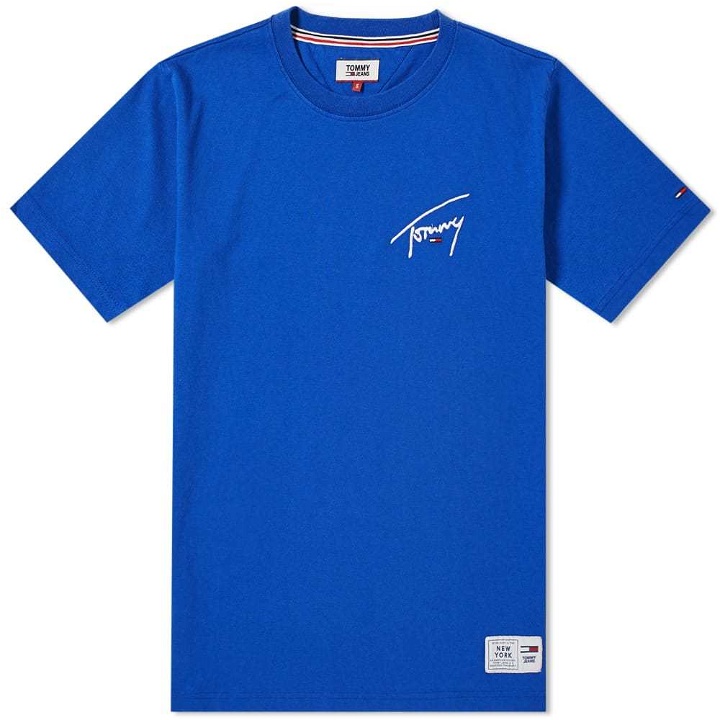 Photo: Tommy Jeans Signature Tee