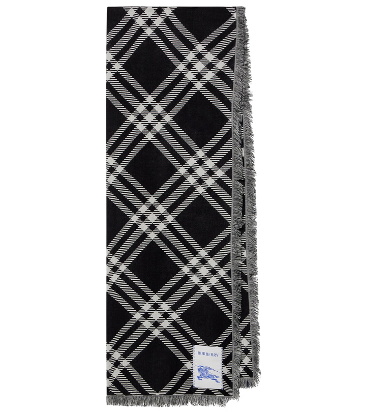 Photo: Burberry Burberry Check wool and silk scarf