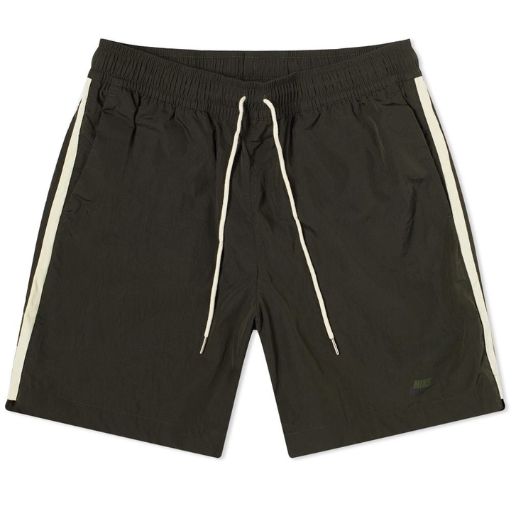 Photo: Nike Premium Essentials Woven Track Short