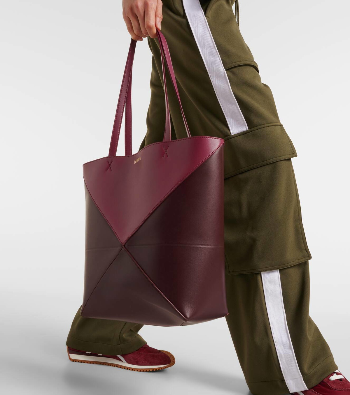 【国内発送】LOEWE トートバッグ Puzzle Fold leather tote LOEWE Medium Leather Puzzle Fold Tote Bag | Harrods US
