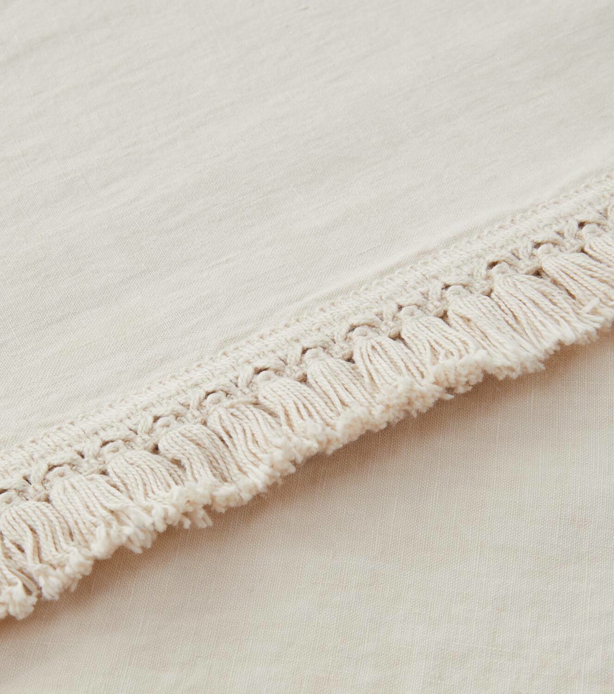 Once Milano Fringed Medium linen tablecloth