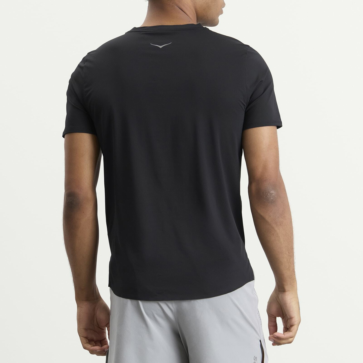 HOKA ONE ONE Men's Everyrun Short Sleeve in Black