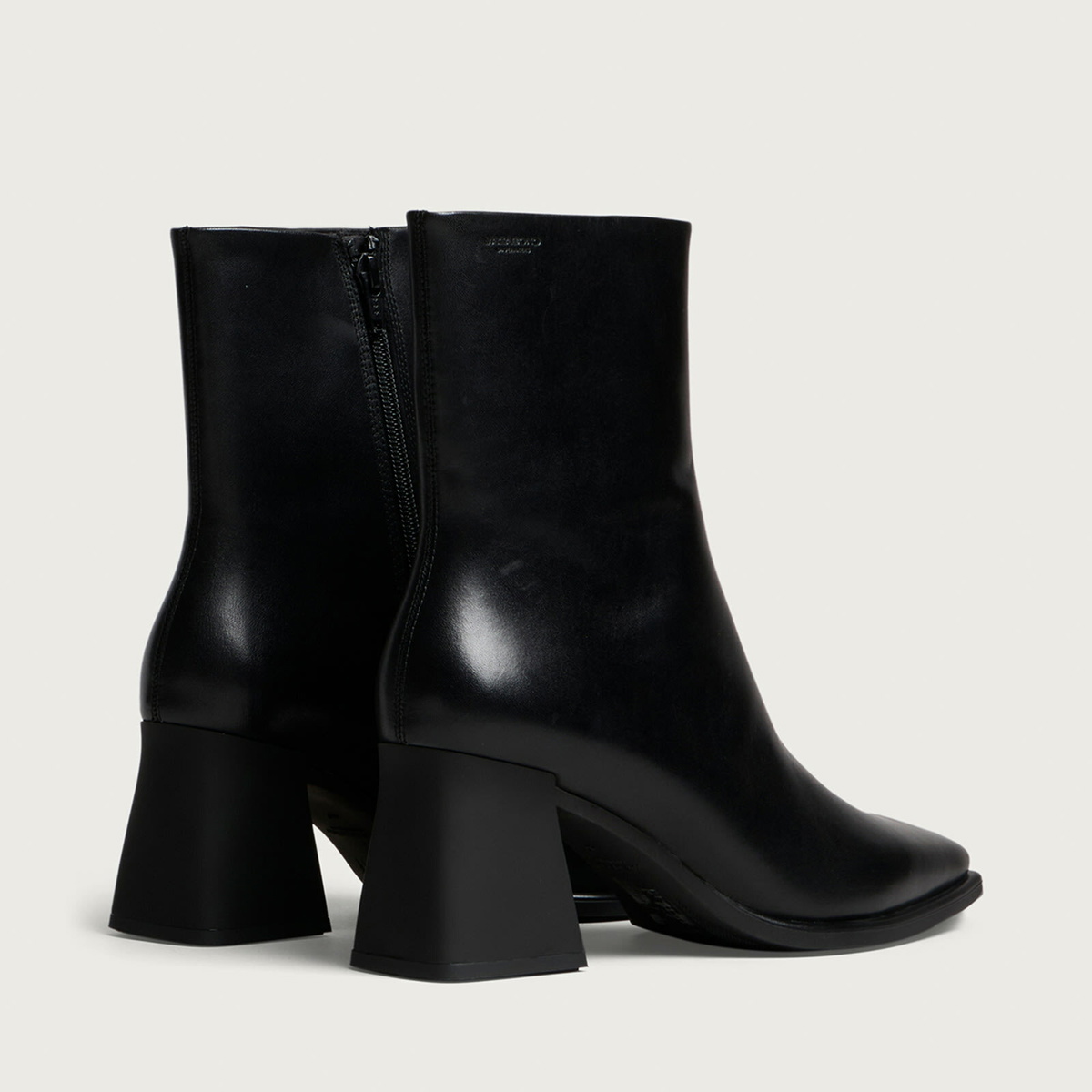 Vagabond Shoemakers Women's Vagabond Hedda Leather Ankle Boot in Black