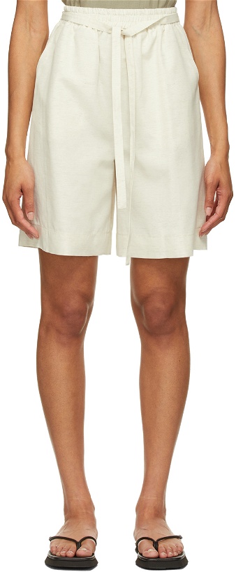 Photo: LE17SEPTEMBRE Off-White Linen-Blend Easy Shorts
