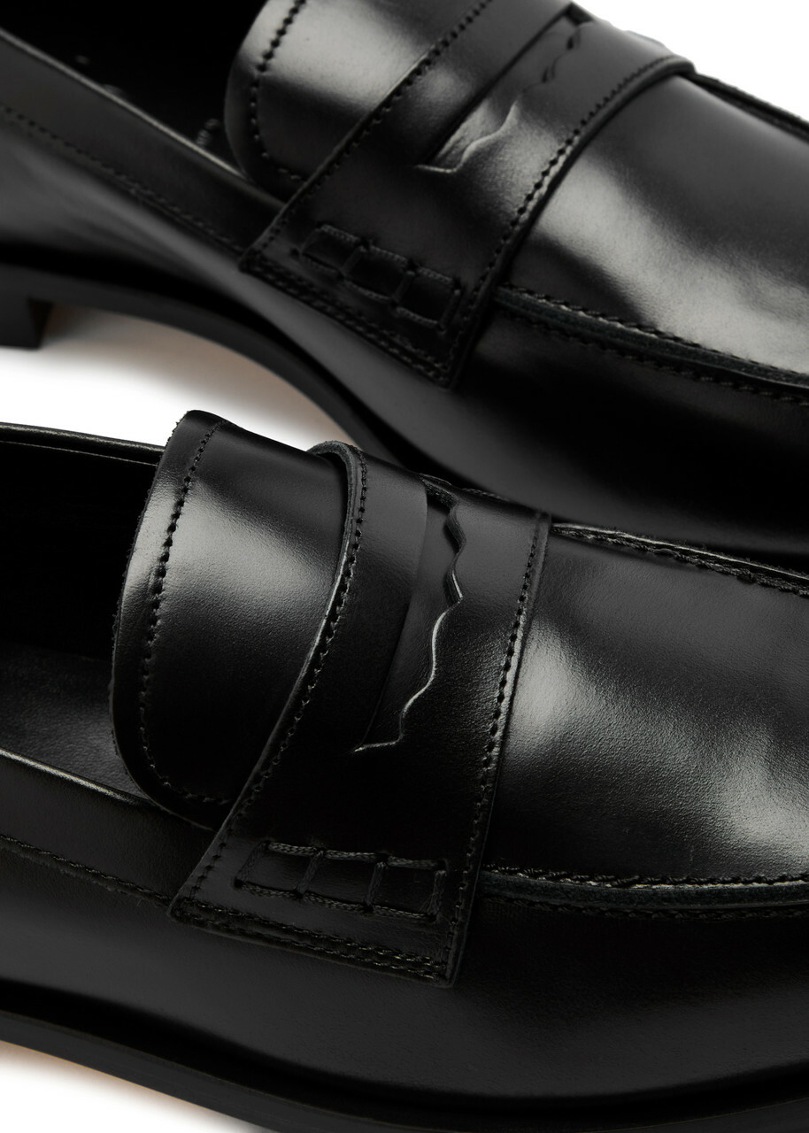 Aeyde Oscar 25 Leather Loafers Black
