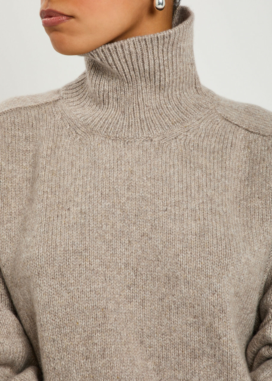 Khaite Willem Ribbed Cashmere Jumper Beige