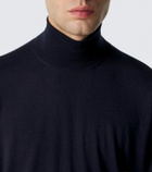Thom Sweeney Cashmere and silk turtleneck sweater