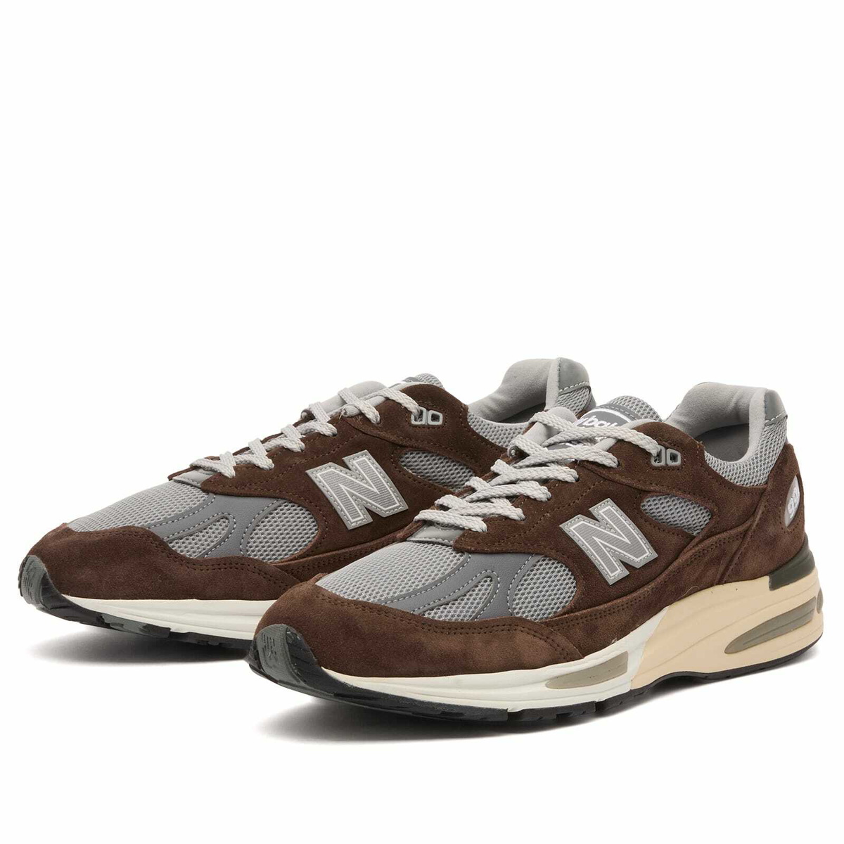 New Balance 991v2 Sneaker in Brown