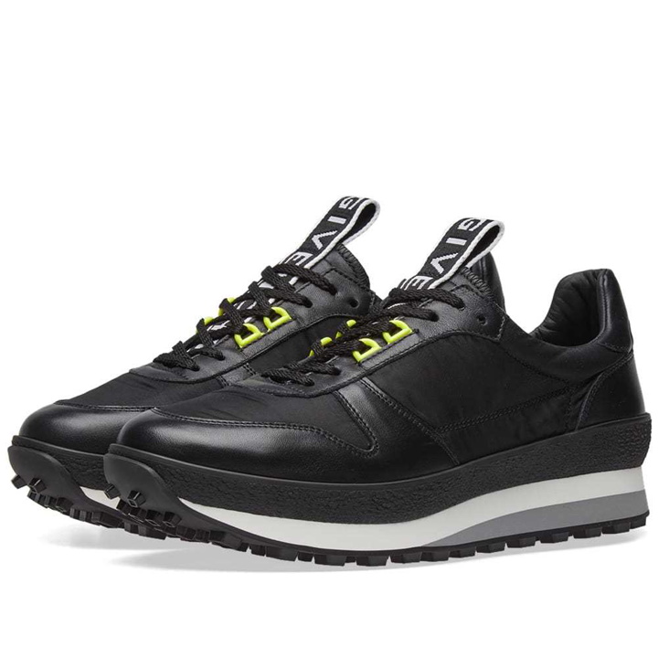 Photo: Givenchy TR3 Runner