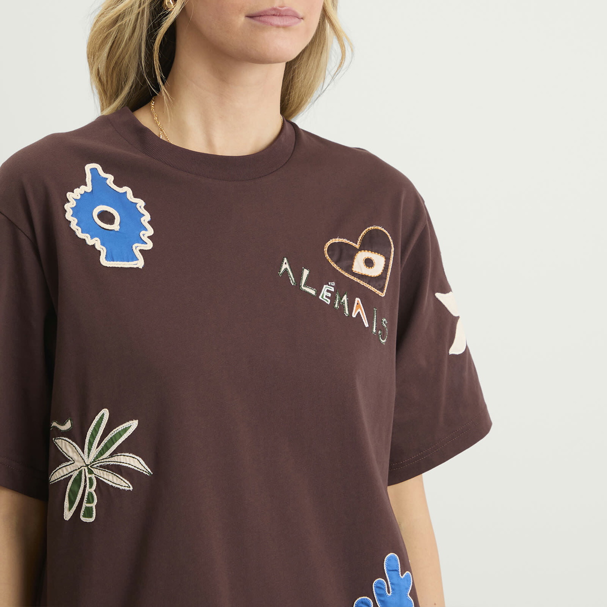 ALÉMAIS Women's Sirocco Embroidered T-Shirt in Chocolate