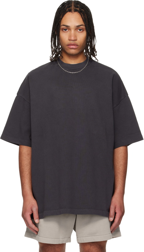 Photo: Fear of God ESSENTIALS Black Signature 90s T-shirt