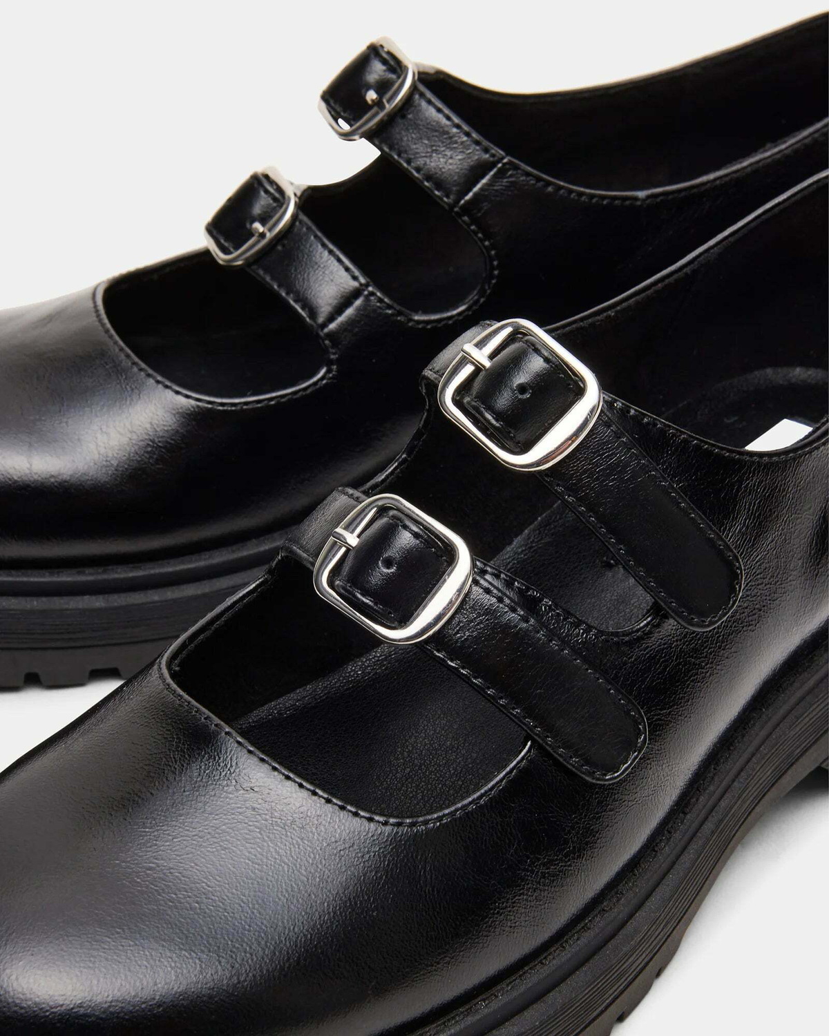 Steve Madden Alba Loafers in Black