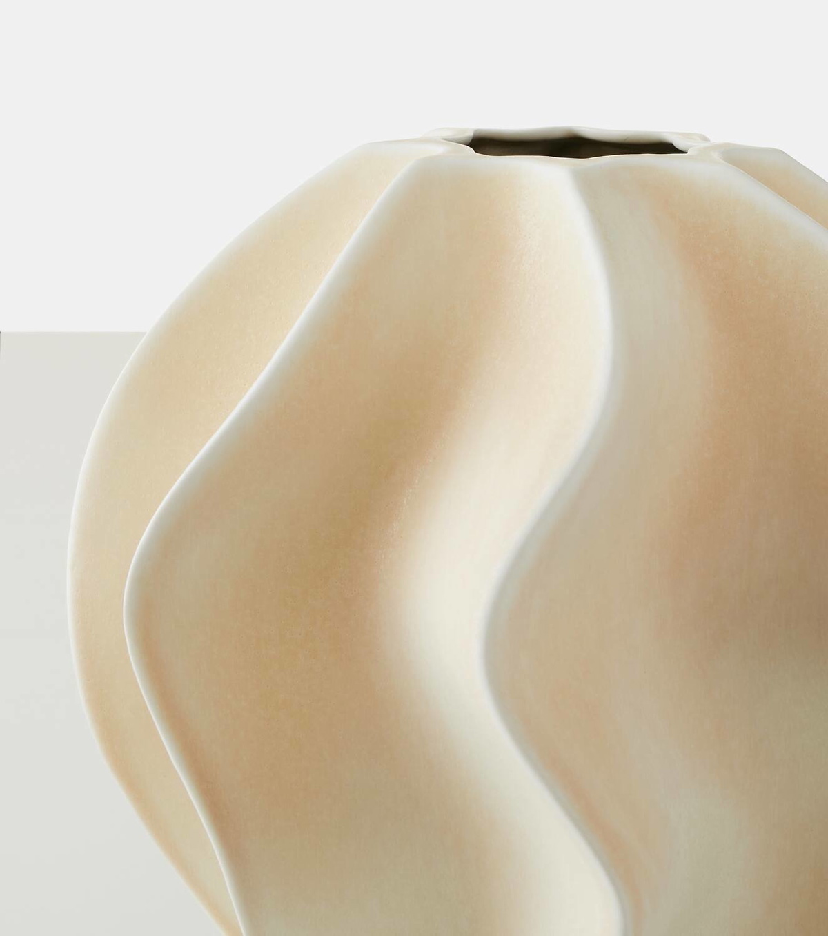 L'Objet Douro porcelain vase