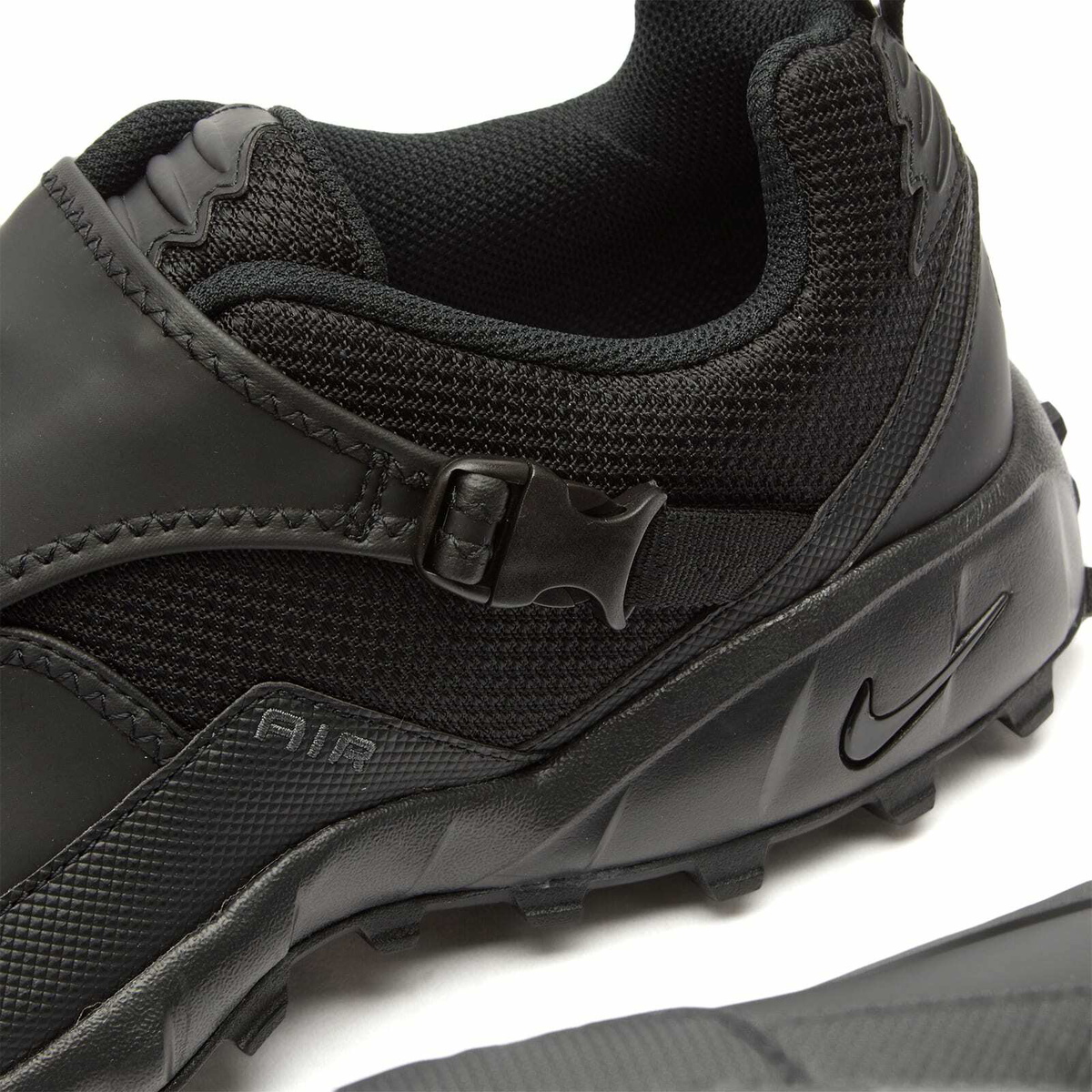 Nike Acg Phassad Sneaker in Black