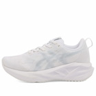 Asics Running NOVABLAST 5 in White/Piedmont Grey