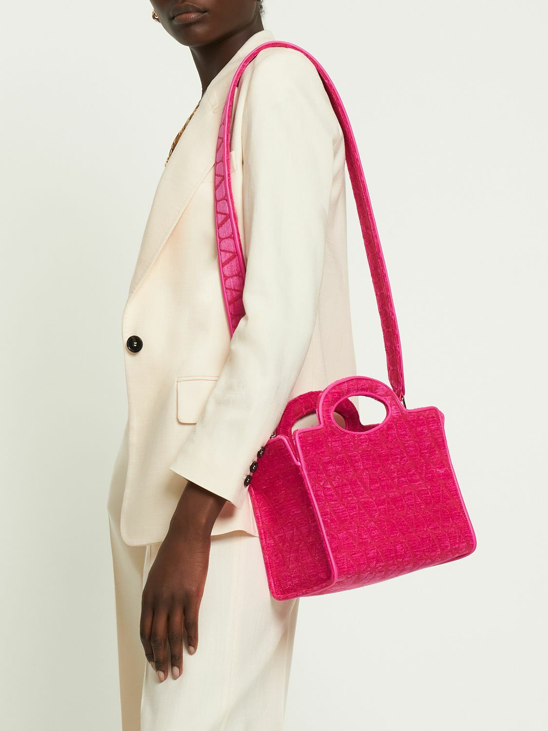 VALENTINO正規品/送料/関税込み Small Tote Shoulder Bag VALENTINO正規品/送料/関税込み V Logo Tote shoulder bag