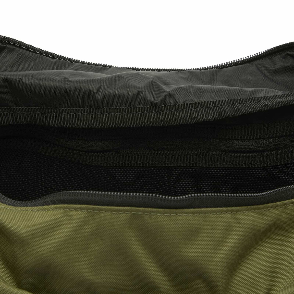 Snow Peak Men's Everyday Use Middle Shoulder Bag in Olive 