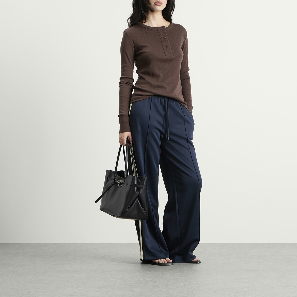 Good American Women's Track Pant in New Navy