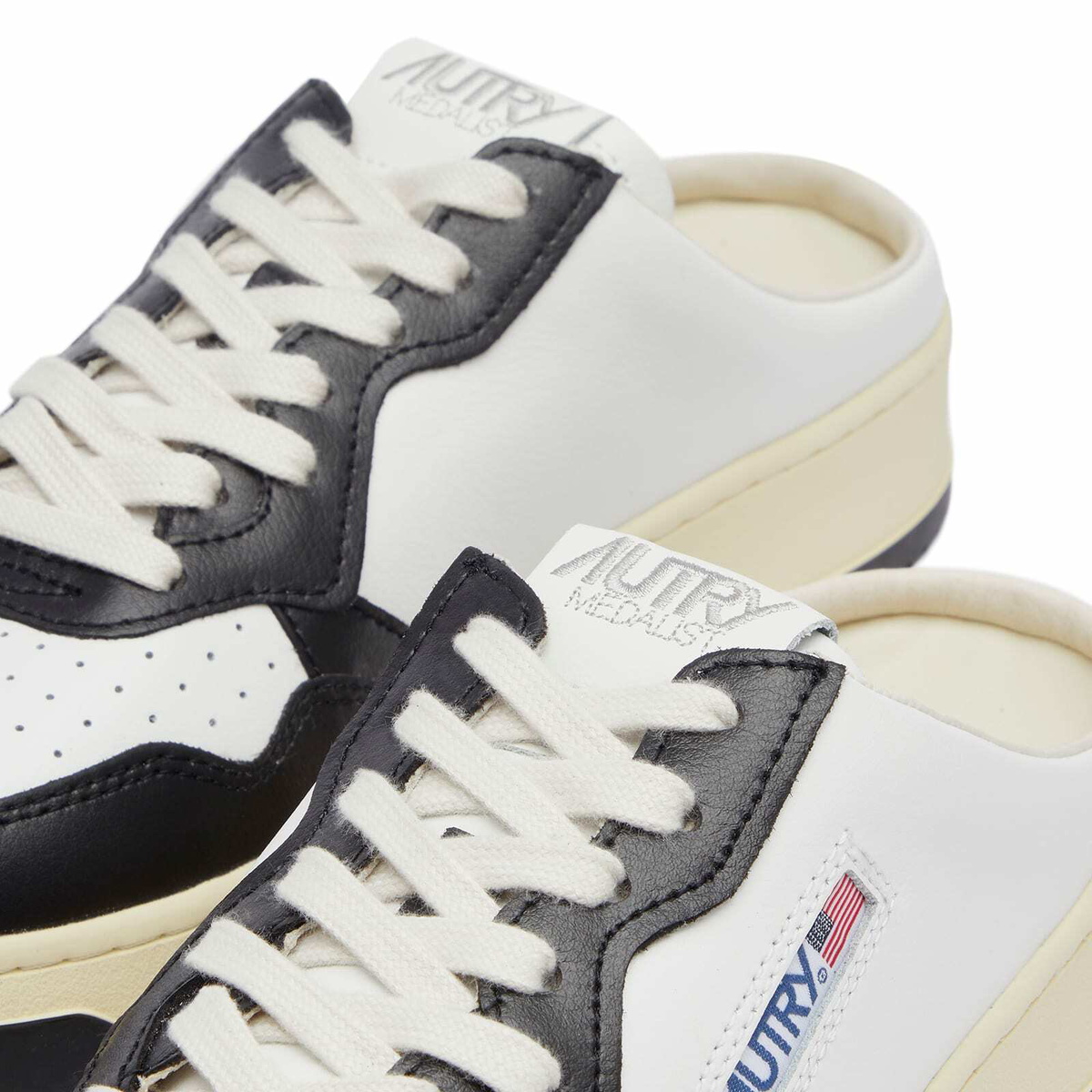 Autry Women's Mule Low in White/Black