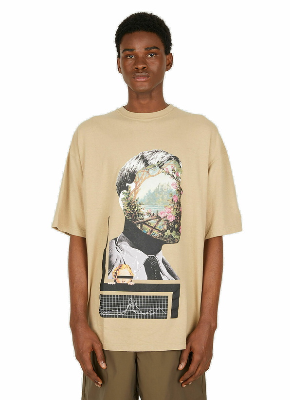 Photo: Graphic Print T-Shirt in Beige