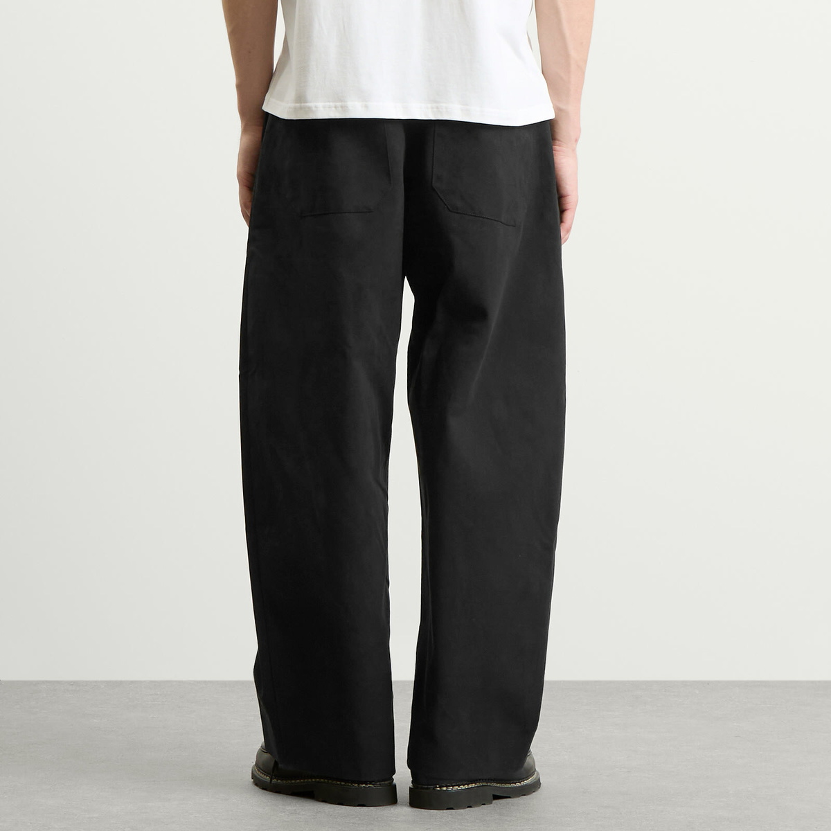 Studio Nicholson Men's Sorte Pant in Black Studio Nicholson