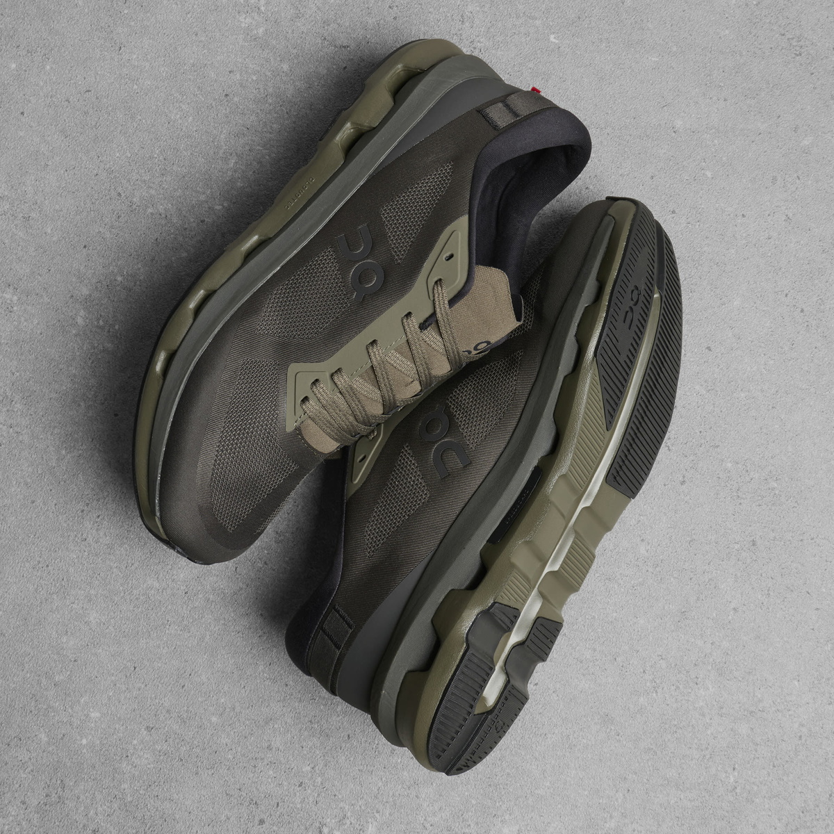 ON Men's Cloudze Sneaker in Espresso/Bark