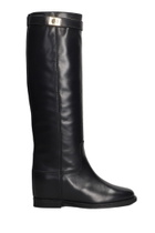 Via Roma 15 In Black Leather