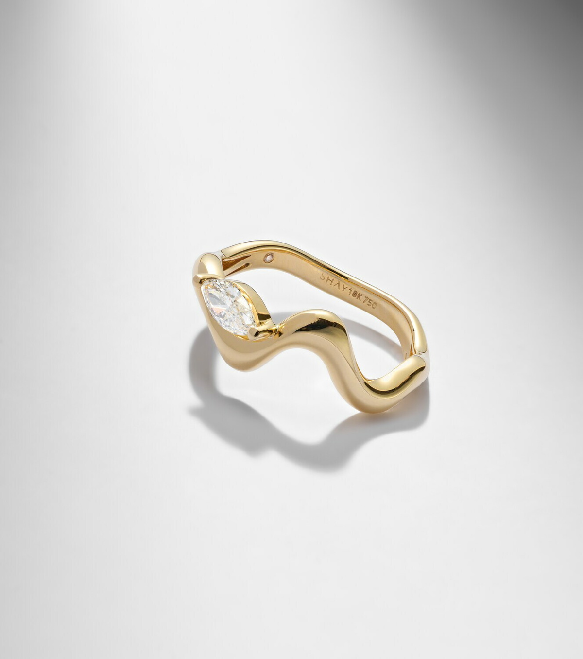 Shay Jewelry Wave 18kt gold (750/1000) ring with diamond