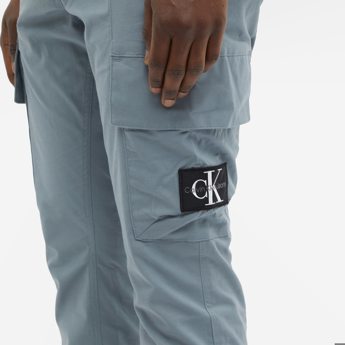 Calvin Klein Jeans Essential Regular Cargo Pants In Dark Green for Men