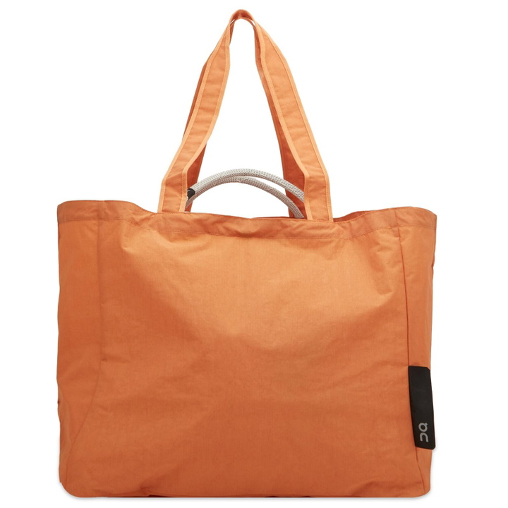 Photo: ON Cargo Pack 60L in Desert Glow 