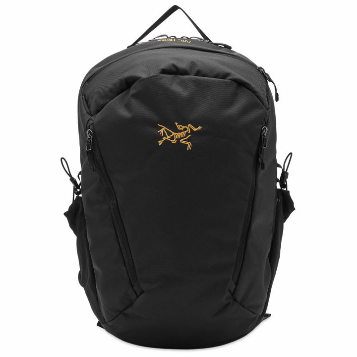 Photo: Arc'teryx Men's Mantis 26 Backpack in Black 