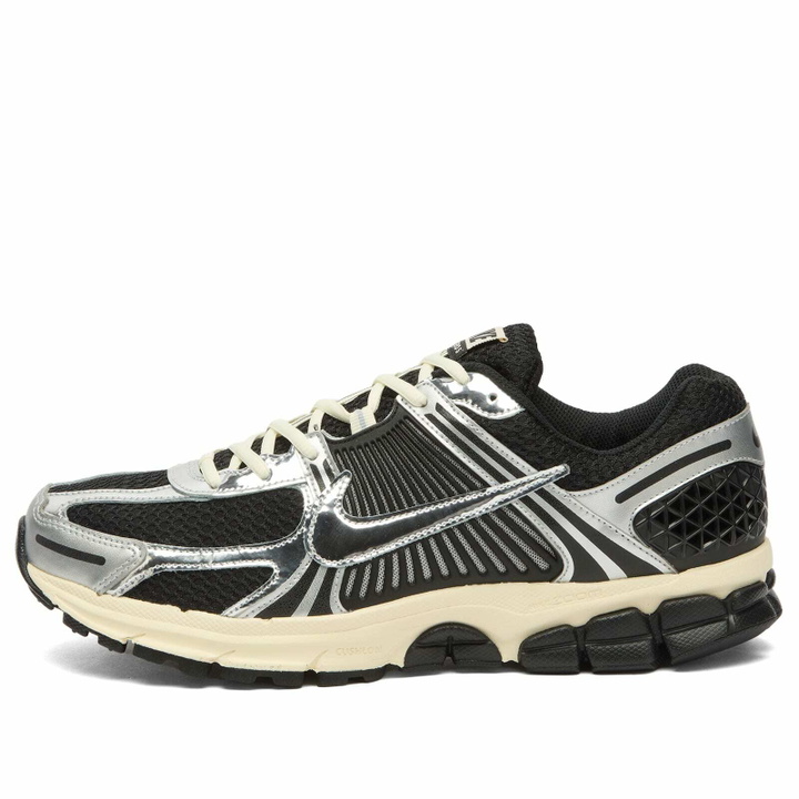 Photo: Nike Vomero 5 Chrome Sneaker in Black/Chrome/White