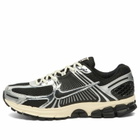 Nike Vomero 5 Chrome Sneaker in Black/Chrome/White