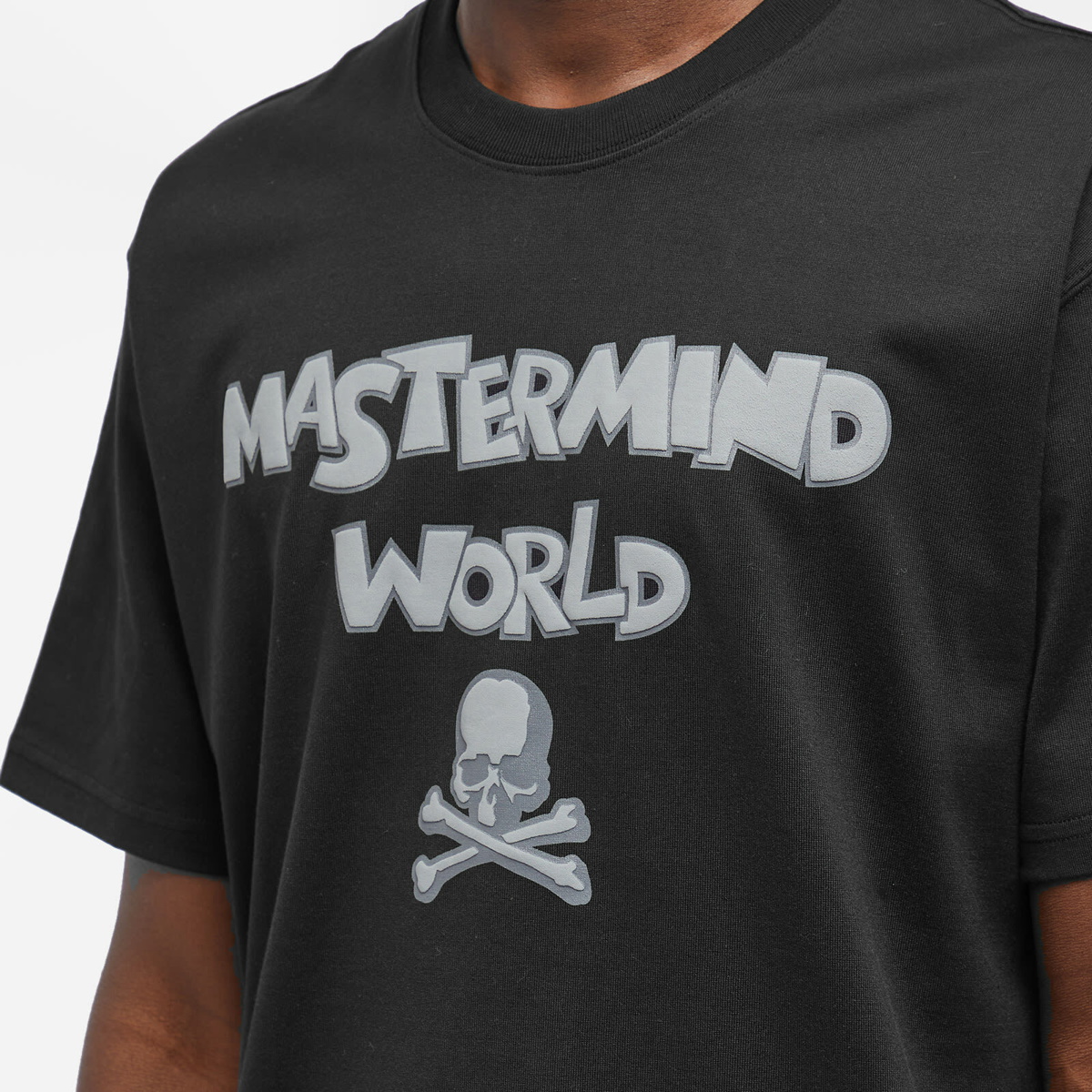 MASTERMIND WORLD Men's Be Strong T-Shirt in Black