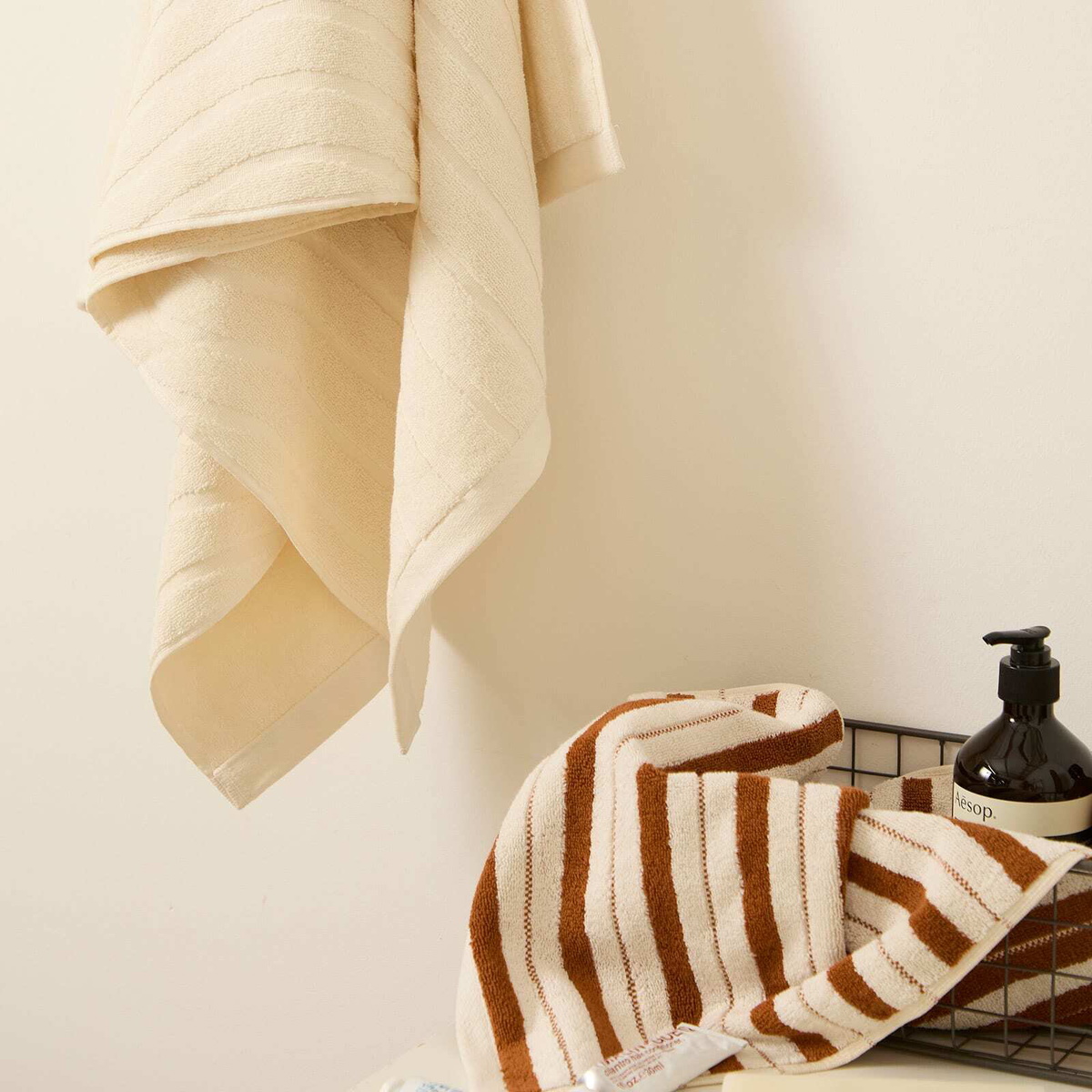 Baina St Clair Bath Towel in Ivory 