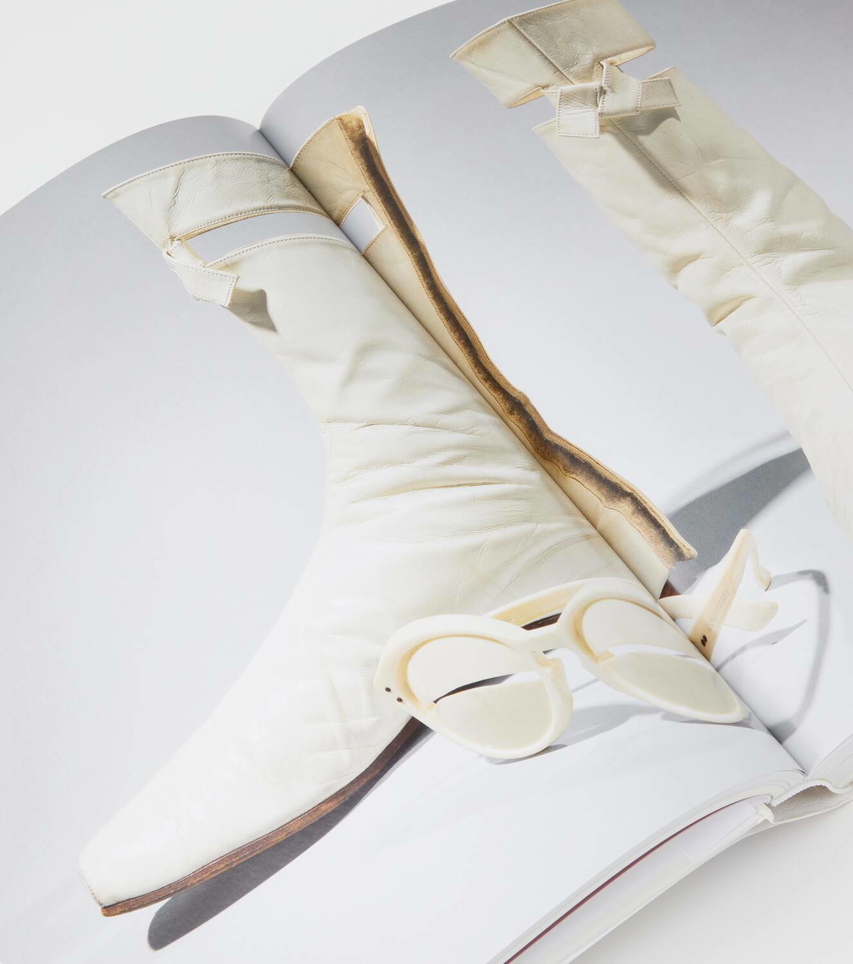 Taschen Shoes AZ: The Collection of The Museum at FIT book