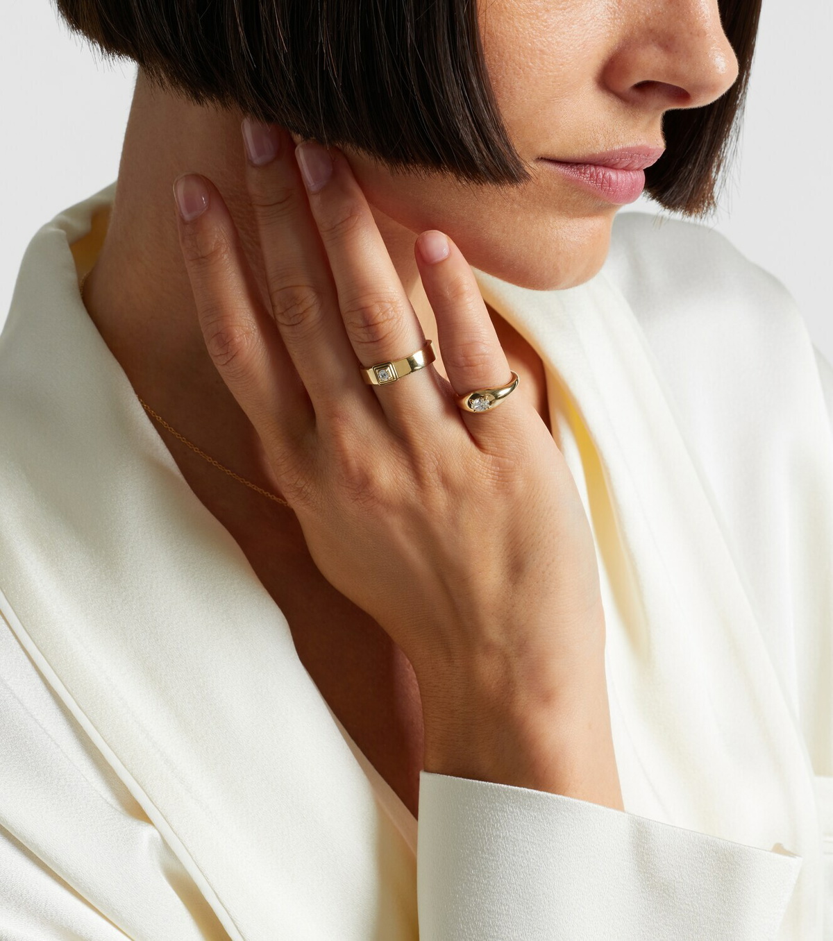 Stone and Strand Essential 14kt gold pinky ring with diamonds