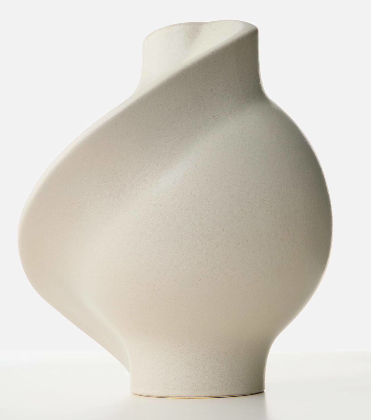 Louise Roe Pirout 02 ceramic vase