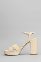 Stuart Weitzman Dayna Platform Sandals In Beige Patent Leather