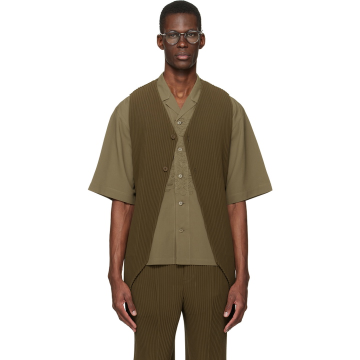 Photo: HOMME PLISSÉ ISSEY MIYAKE Khaki Tuxedo Pleats Vest