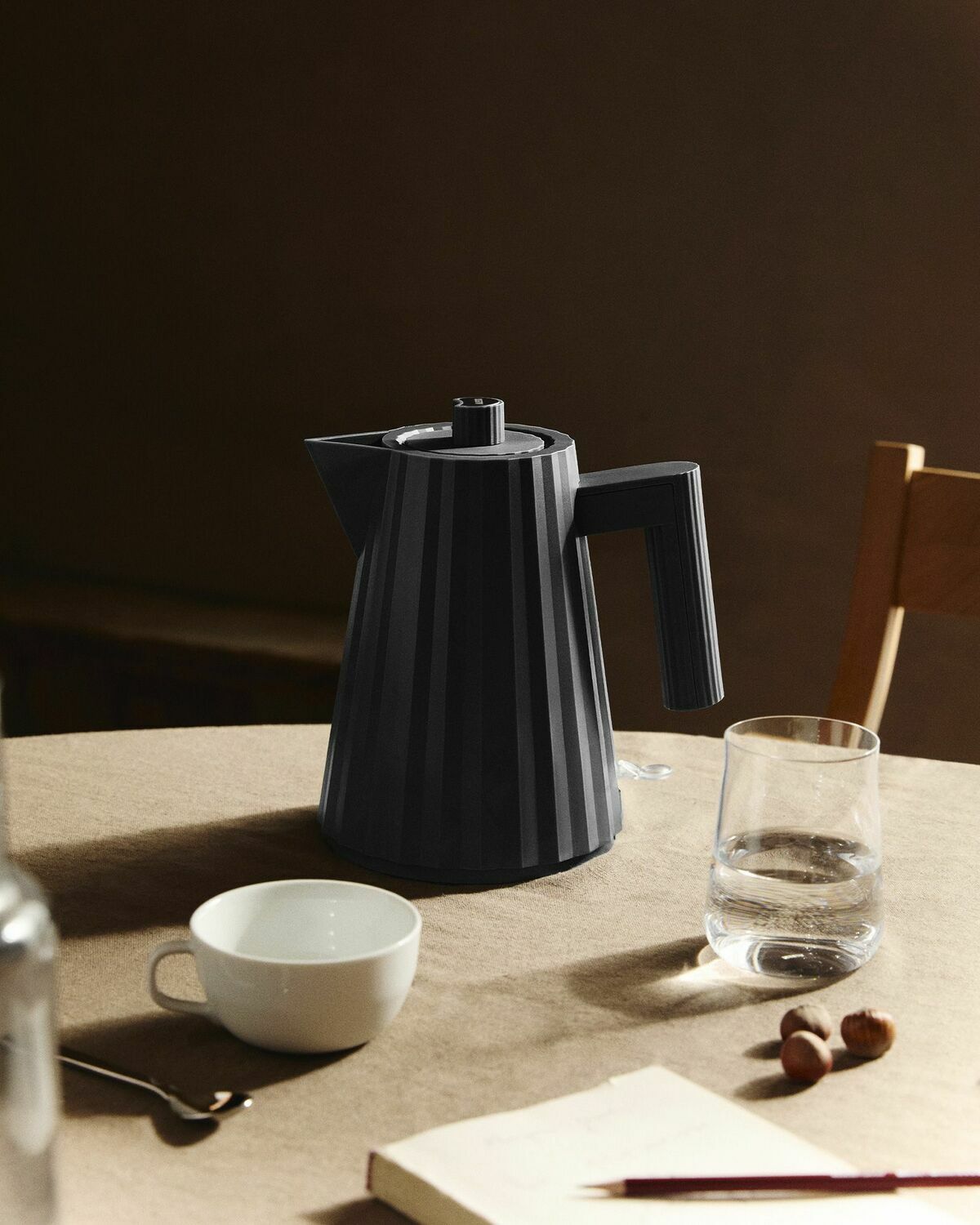 Alessi PLISSÉ,EL.WASSERKOCHER 1 Ltr. - EU PLUG Black Mens Kitchen- & Tableware