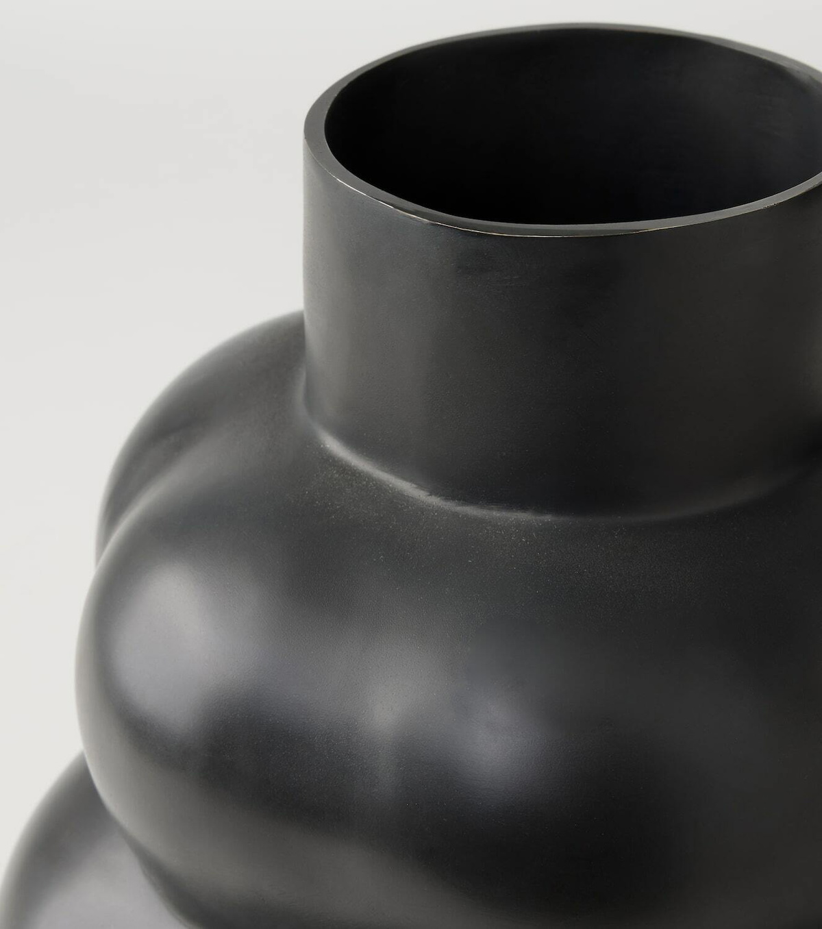 Louise Roe Balloon Object 001 steel vase