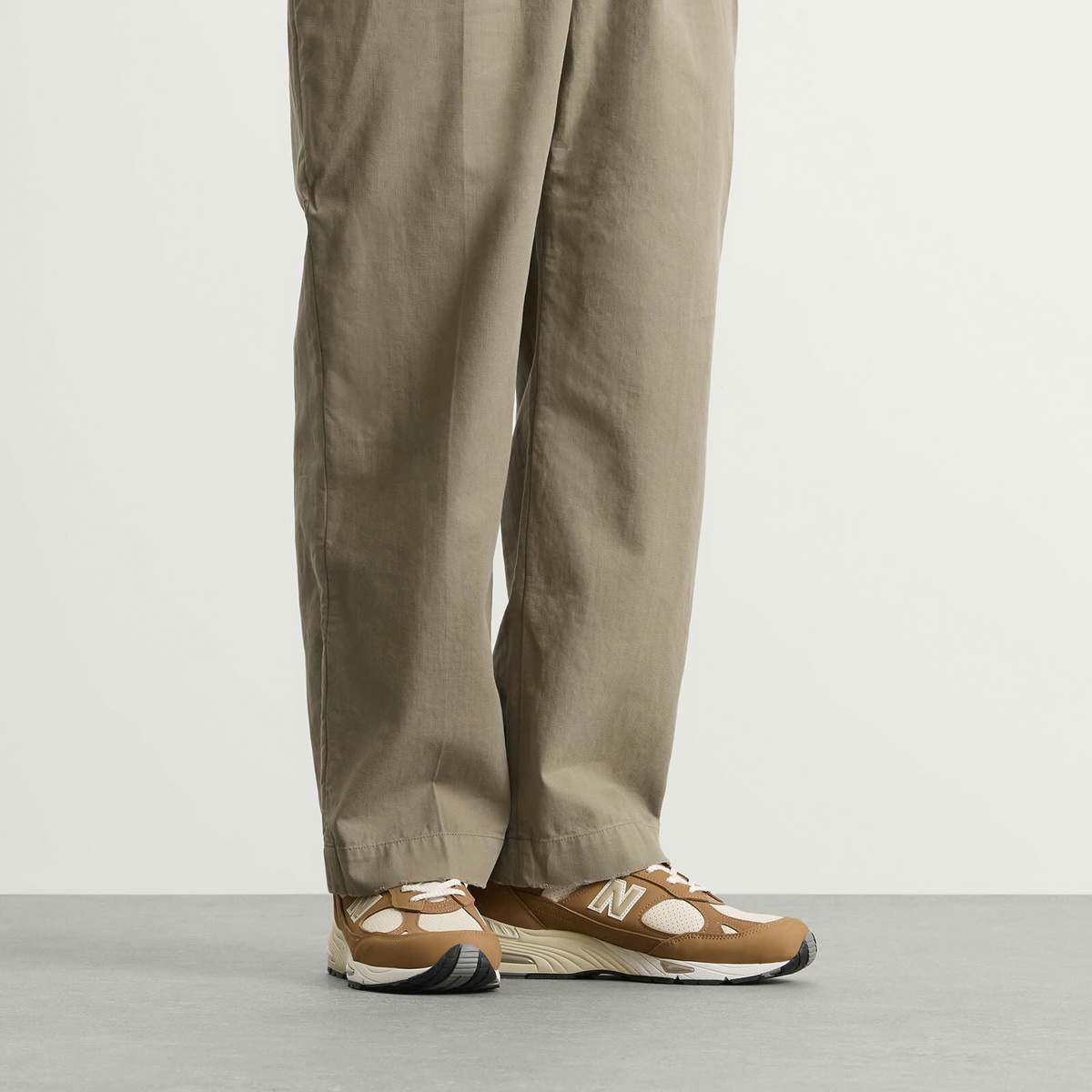 New Balance 991v1 Sneaker in Chipmunk/Birch