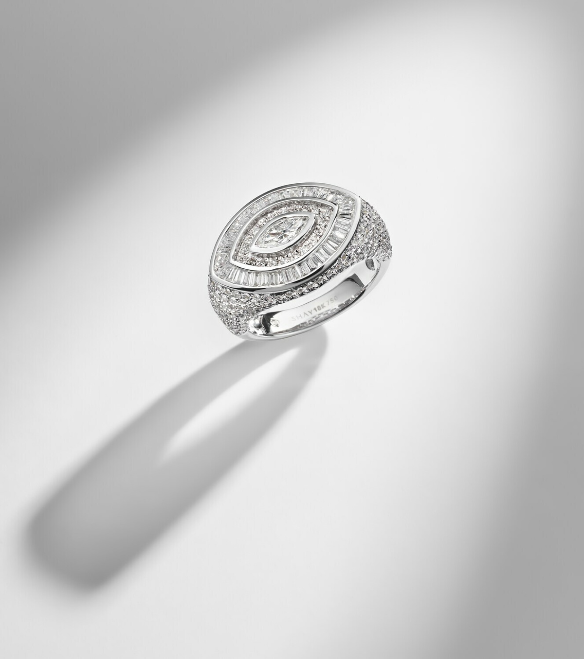 Shay Jewelry 18kt white gold (750/1000) pinky ring with diamonds