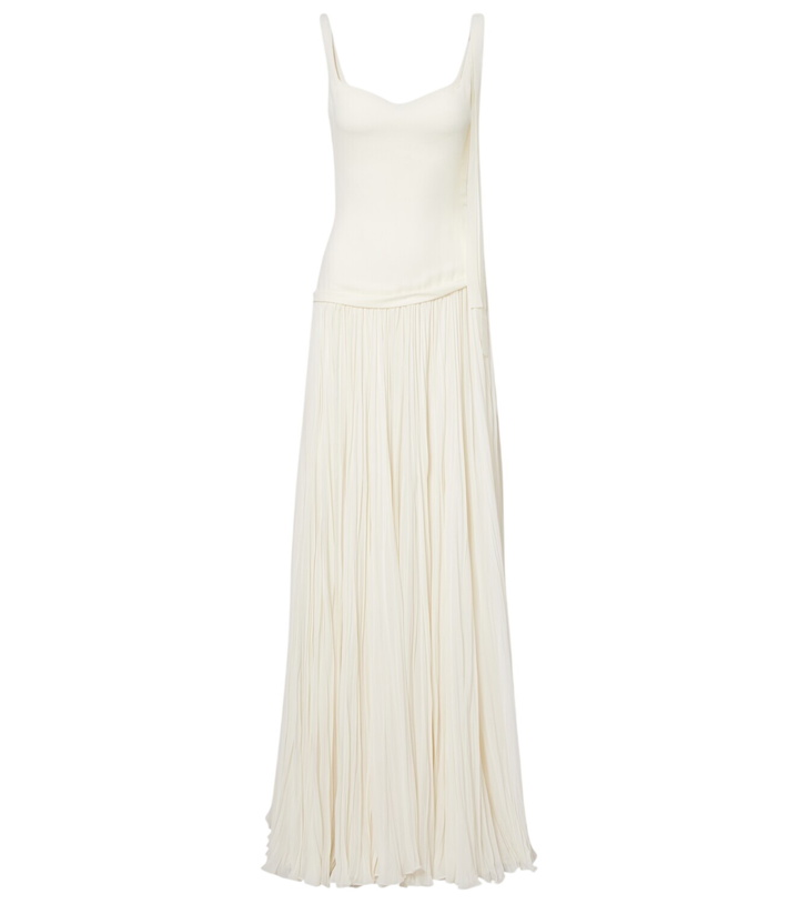Photo: Marmar Halim Bridal Ana crêpe and chiffon gown