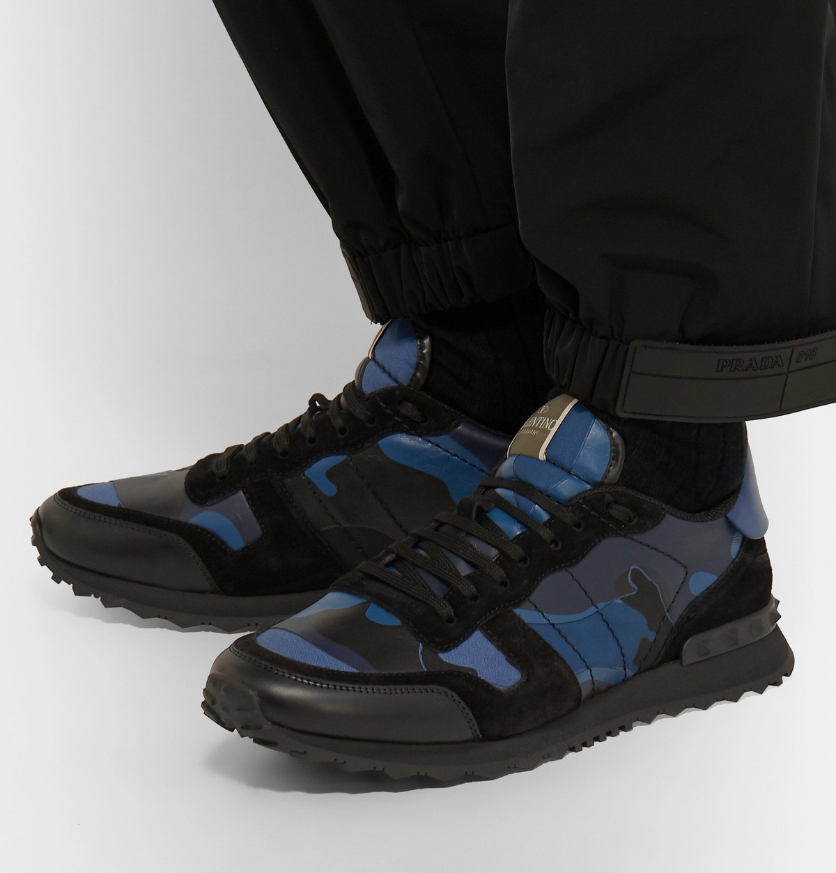 Valentino Garavani★ブルー デニム 迷彩 Rockrunner スニーカー Valentino Garavani Rockrunner camouflage-print Sneakers