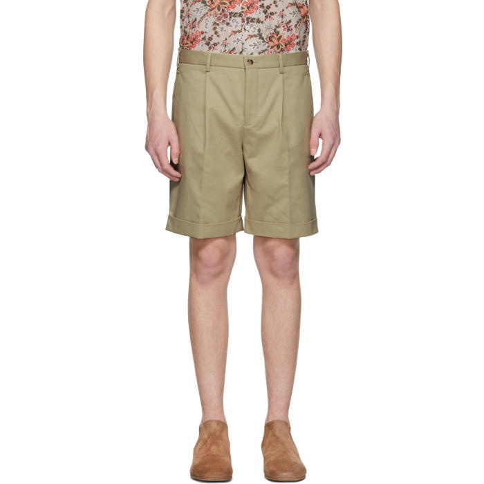 Photo: Éditions M.R  Beige Pleated Shorts 
