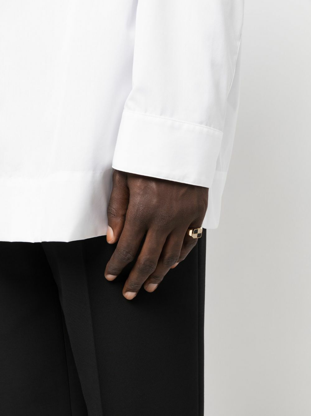 Yvonne Léon 9K Yellow Gold Petit Damier Diamond And Onyx Ring