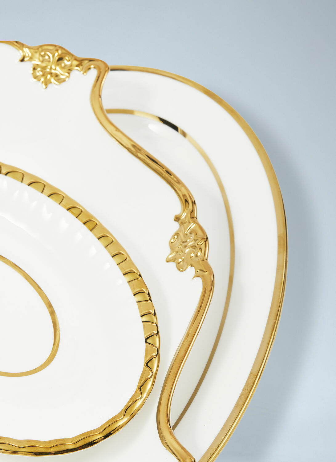 POLSPOTTEN Set Of Three Golden Finds Plates